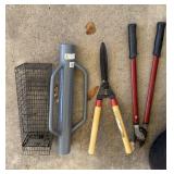 LOT OF TOOLS / PRUNERS / ANIMAL TRAP LOT OF TOOLS / PRUNERS / ANIMAL TRAP