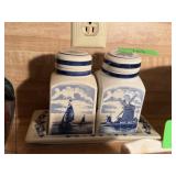 BLUE DELFT JARS W TRAY HOLLAND BLUE DELFT JARS W TRAY HOLLAND