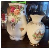 2PC CHINA VASES OLD COUNTRY ROSES ROAYAL ABLERT+ 2PC CHINA VASES OLD COUNTRY ROSES ROAYAL ABLERT+