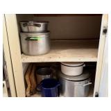 LOT OF MIXED COOKWARE / POTS PANS ETC LOT OF MIXED COOKWARE / POTS PANS ETC