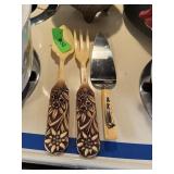 UTENSILS / OLD INUIT SCRIMSHAW IVORY SERVER UTENSILS / OLD INUIT SCRIMSHAW IVORY SERVER