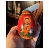 VINTAGE LACQUER EASTER EGG JESUS / MARY VINTAGE LACQUER EASTER EGG JESUS / MARY
