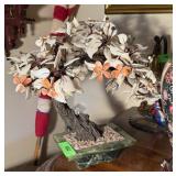 LARGE JADE TREE IN GOOD CONDITION LARGE JADE TREE IN GOOD CONDITION