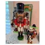 ERZGEBIRGE NUTCRACKER ERZGEBIRGE NUTCRACKER
