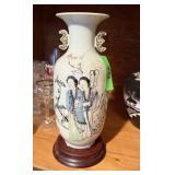 ANTIQUE CHINESE REPUBLIC PORCELAIN VASE ANTIQUE CHINESE REPUBLIC PORCELAIN VASE