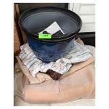 LARGE PLANTER & LOT OF MISC LARGE PLANTER & LOT OF MISC
