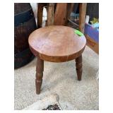 VINTAGE MILKING STOOL VINTAGE MILKING STOOL