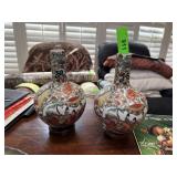 2PC QING CHINESE PORCELAIN VASES APOCRYPHAL MARK 2PC QING CHINESE PORCELAIN VASES APOCRYPHAL MARK