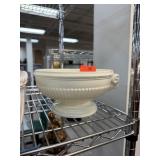 WEDGWOOD EDMEE CENTERPIECE / TUREEN WEDGWOOD EDMEE CENTERPIECE / TUREEN