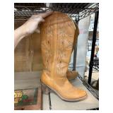 DINGO COWBOY BOOTS SZ 8 DINGO COWBOY BOOTS SZ 8