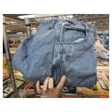 LOT OF JEANS WRANGLER ETC LOT OF JEANS WRANGLER ETC