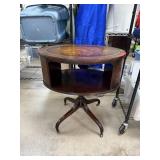 VTG COWEN LEATHER TOP OVAL TABLE W GOOD LEGS VTG COWEN LEATHER TOP OVAL TABLE W GOOD LEGS