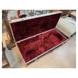 VERY NICE GUITAR CLAMSHELL GUITAR CASE VERY NICE GUITAR CLAMSHELL GUITAR CASE