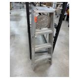 STEP LADDER STEP LADDER