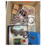 LOT OF MIXED JEWELRY & MISC LOT OF MIXED JEWELRY & MISC
