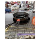 LOT OF MIXED CAST IRON CORNBREAD PAN MORE LOT OF MIXED CAST IRON CORNBREAD PAN MORE