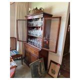VERY NICE CHINA CABINET