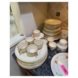 LARGE VINTAGE WEDGWOOD EDME CHINA SET