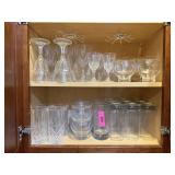 ENTIRE CONTENTS OF CABINET MIXED GLASSWARE GLASSES