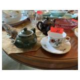 2PC VINTAGE TEAPOTS & CUP / SAUCER