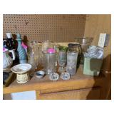 LARGE LOT OF MIXED VASES / DECOR