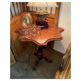 ANTIQUE BURL WALNUT WOOD SIDE / LAMP TABLE