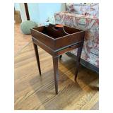 VTG FINE ARTS FURN CO MAHOGANY CUTLERY BOX