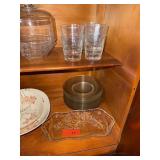 LOT OF MIXED GLASSWARE / PLATES GLASSES