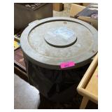 TRASH CAN
