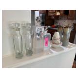 MIXED GLASSWARE / MISC DECOR