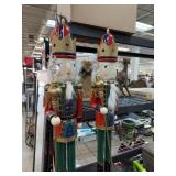 2PC LARGE CHRISTMAS NUTCRACKERS NOTE