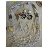 LOT OF MIXED JEWELRY