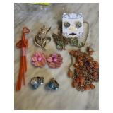LOT OF MIXED JEWELRY