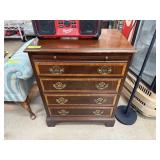 HICKORY WHITE SIDE / LAMP TABLE NICE