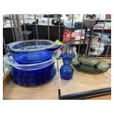 LOT OF MIXED GLASS PLATES / BOWLS