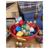 LOT OF VINTAGE CHRISTMAS DECORATION