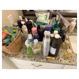 LARGE LOT OF BATHROOM ITEMS VANITY / PERFUME