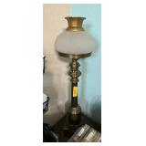 VINTAGE BRASS GLASS SHADE TABLE LAMP