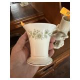 VINTAGE WEDGWOOD WESTBURY PORCELAIN VASE