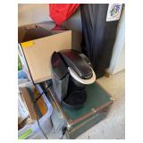 KEURIG COFFEE MAKER