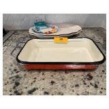 VINTAGE METAL ENAMELED BAKING PAN