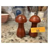 2PC MID CENTURY MUSHROOM SALT PEPPER MILLS