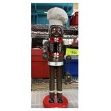 NUTCRACKER GINGERBREAD MAN