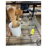 LOT OF MIXED KITCHEN / SERVING UTENSILS +
