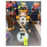 NUTCRACKER HOCKEY PLAYER