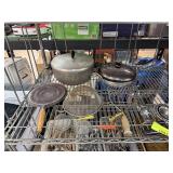 LARGE LOT OF MIXED VINTAGE KITCHEN