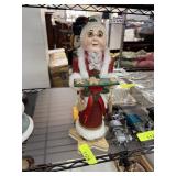 NUTCRACKER MRS CLAUS
