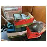 LOT OF SHEETS / LINENS QUEEN & KING