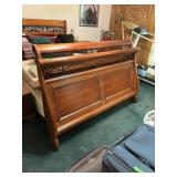 QUEEN BED (NO MATTRESS DISMANTLED)