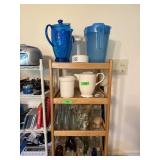 CONTENTS OF SHELF UNIT LOT OF GLASS / BOTTLES